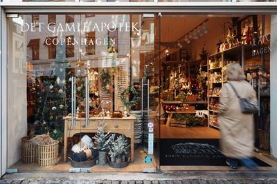 Escaparate de tienda de articulos navideños