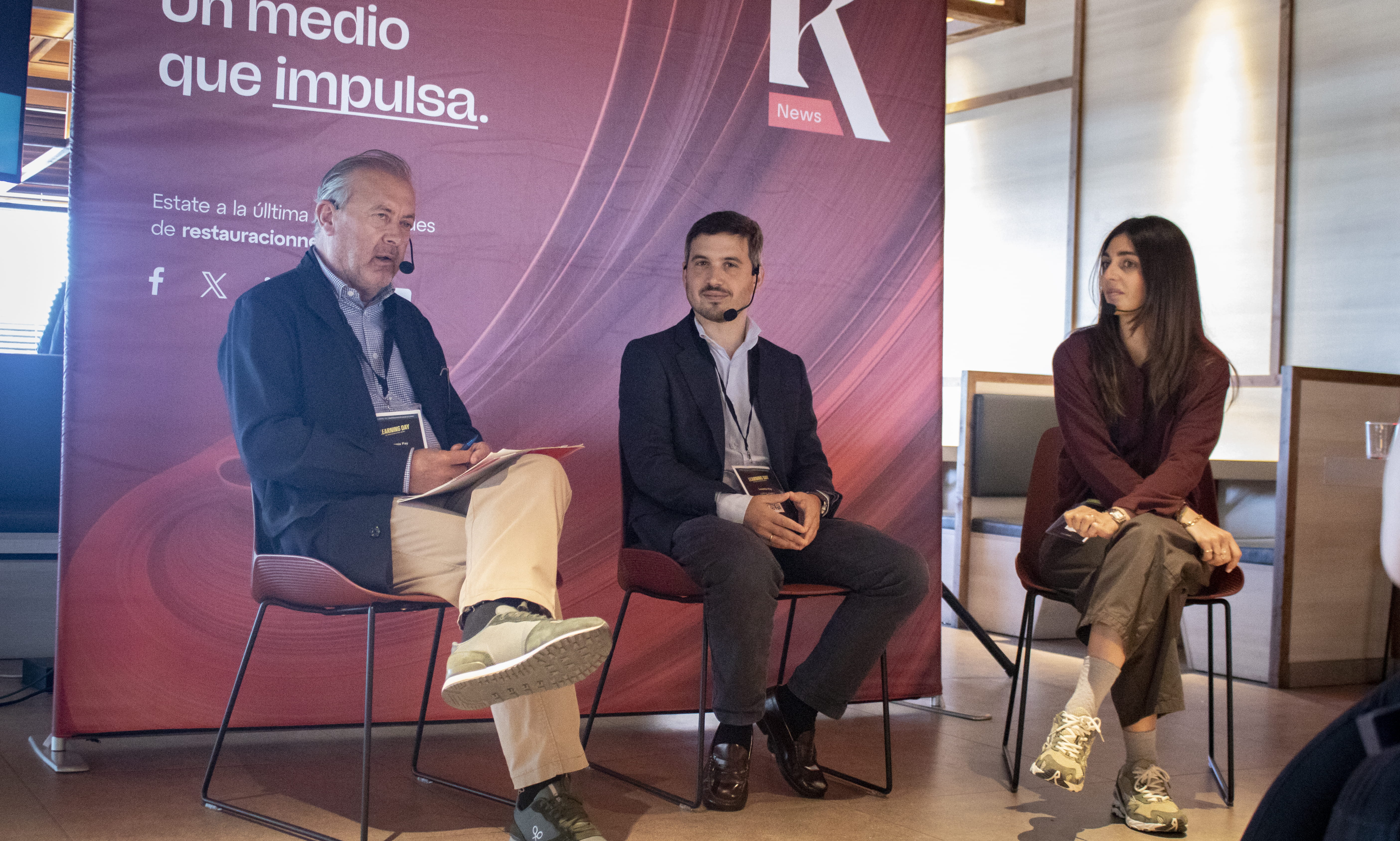 evento de hosteleria con una conferencia