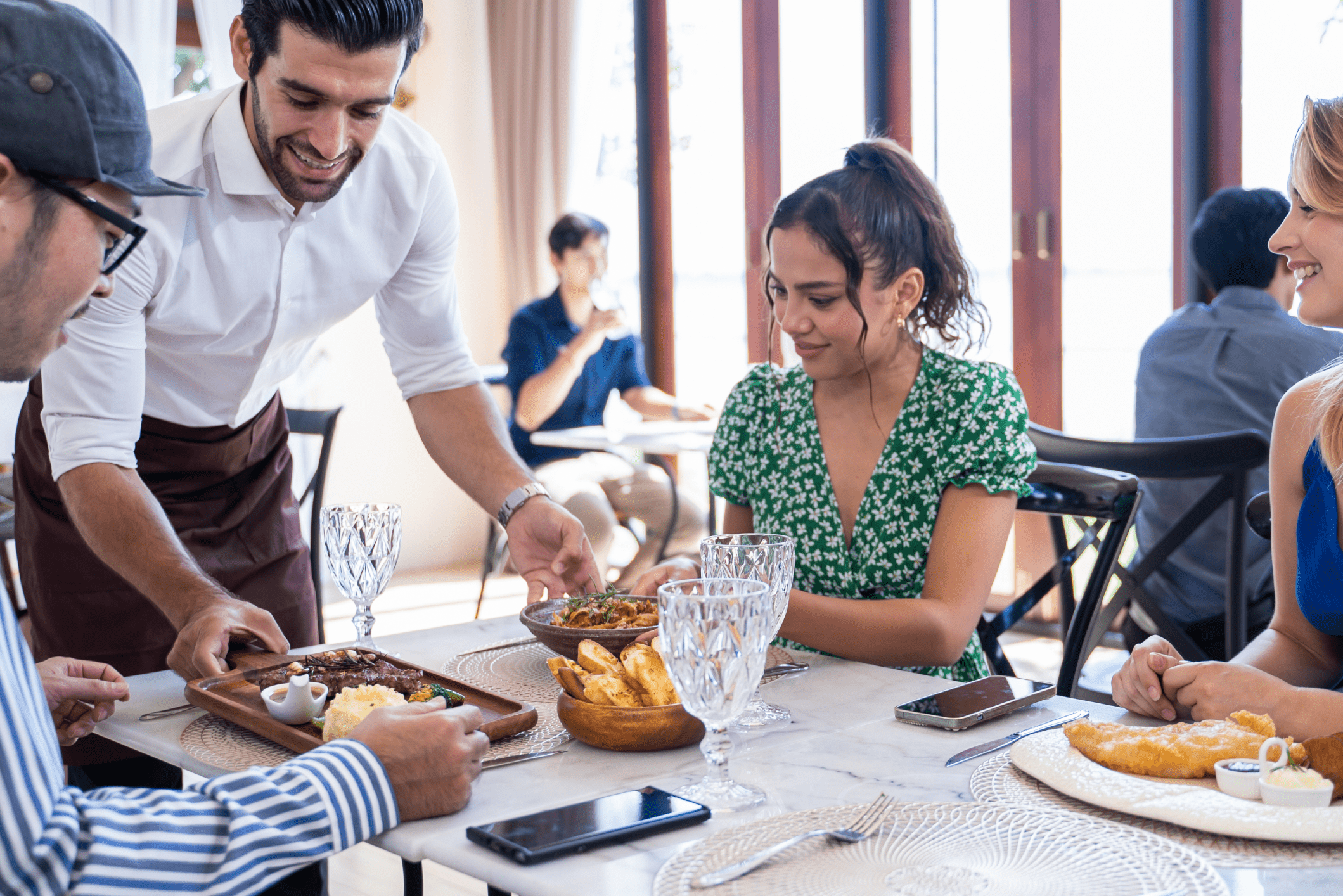 clientes en un restaurante